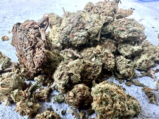 Amas de fleurs de cannabis