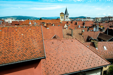 Old tile roofs of Annecy, France. - 634058399