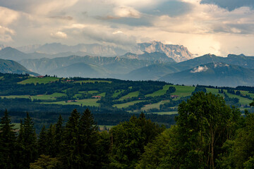 Fototapeta na wymiar Berge, Berglandschaft, Oberbayern, Voralpenland, Alpen, Berge, Natur