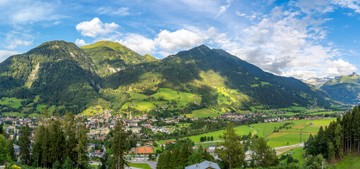 Fototapeta na wymiar Bad Hofgastein Panorama | Kur- und Wintersportort | Gasteinertal in Österreich | Austria