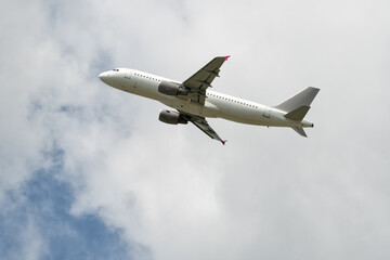 Startendes Flugzeug