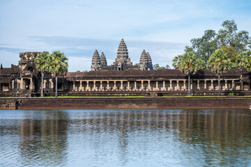 Fototapeta na wymiar views of angkor wat main temple, cambodia
