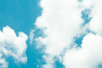 Obraz premium clear sky full of white clouds