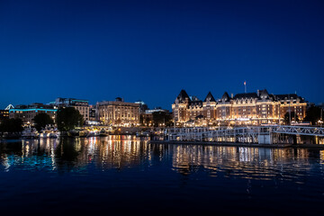 Obraz premium Night view of Inner Harbour in Victoria, British Columbia, CANADA
