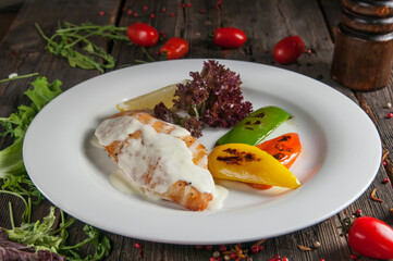 Hähnchenbrust mit gegrilltem Gemüse