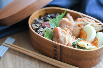 鶏の照り焼き弁当