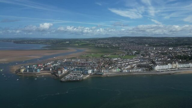 Exmouth, South Devon, England: DRONE VIEWS: The town of Exmouth, the River Exe estuary & upper Exe valley. Exmouth is a popular UK holiday resort (Clip 3).