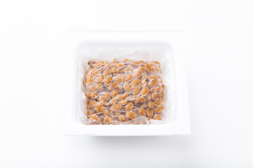白背景に納豆