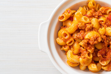 macaroni with tomatoes sauce and mince pork