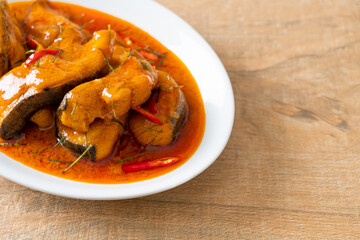 Redtail Catfish Fish in Dried Red Curry Sauce that called Choo Chee