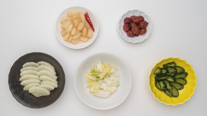 日本の漬け物イメージ｜大根・胡瓜・白菜・らっきょう・梅干し