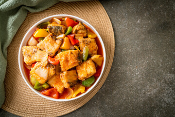 fish stew with tomato and pepper