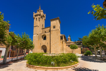 Fototapeta na wymiar View of the San Salvador Fortress Church in Ejea de los Caballeros, Zaragoza, Spain