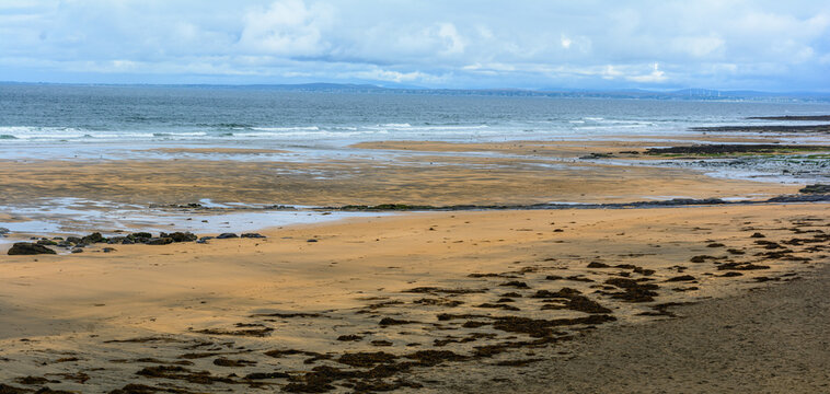 Veduta di spiaggia irlandese (Burren, Irlanda)