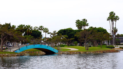 Long Beach, California: Rainbow Lagoon Park located north of Shoreline Drive and Linden Avenue - obrazy, fototapety, plakaty