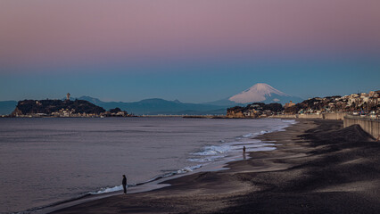夜明けの富士山