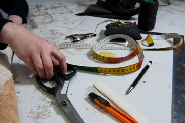 Maßband auf dem Tisch