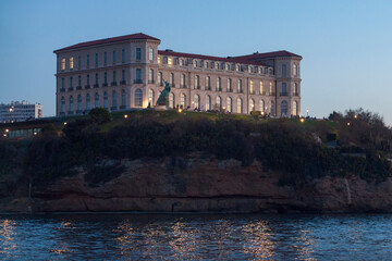 Obraz premium Pharo Palace in Marseille at dusk