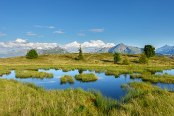 Fototapeta na wymiar Bergsee in den herrlichen österreichischen Alpen