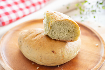 ほうれん草とチーズのベーグル