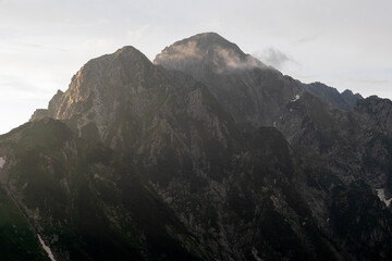 剱澤テント場から見る夕暮れの剱岳