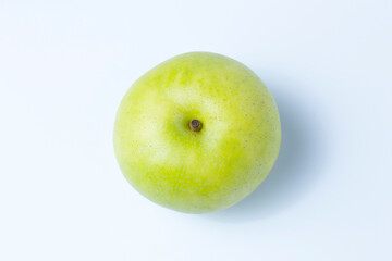 白背景の梨の写真 青梨 なつひめ