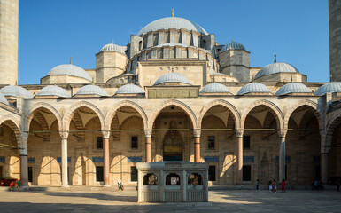Patio de la mezquita de Suleimán, Estambul