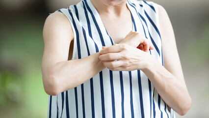 虫刺され 痒み 女性