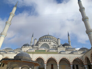 Fototapeta na wymiar The Largest Mosque in Turkey, The Grand Camlica Mosque