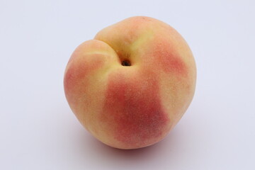 白背景の1つの桃