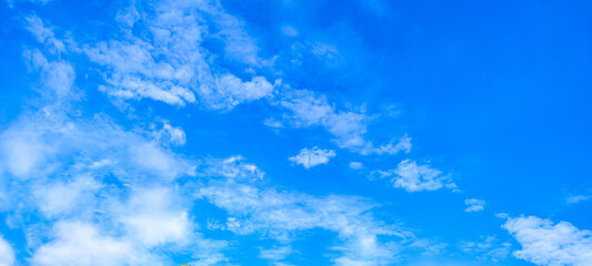 Fototapeta na wymiar Cloud on blue sky for background