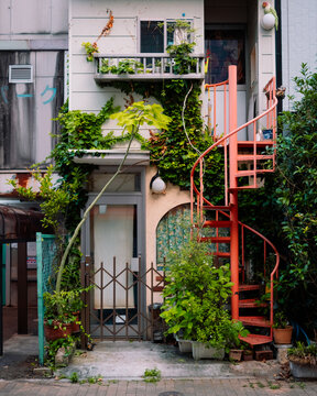 old house in the city