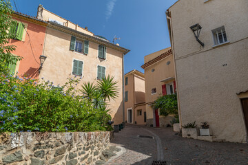 Fototapeta na wymiar Maisons pittoresques provençales de La Garde, Var