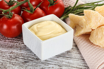 Cheese sauce in the bowl