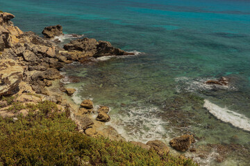 Küstenabschnitt mit Felsen auf Isla Mujeres Mexico
