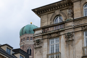 Fototapeta na wymiar Stadthaus am Promenadeplatz in der Altstadt von München