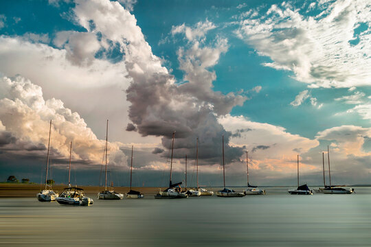 Atardecer en el lago  , incre&iacute;bles cielos , formaci&oacute;n de tormentas de verano , edici&oacute;n especial , captura echa en febrero del 2016.