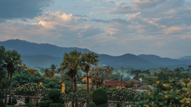 Wat Baan Den Chiangmai Thailand Landmark วัดบ้านเด่น บ้านเด่นสะหรีศรีเมืองแกน เชียงใหม่ ประเทศไทย วัด buddha image landscape