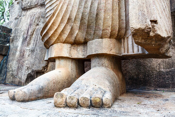 Feet of the Aukana Buddha or Avukana Buddha statue, Aukana, Sri Lanka, Aisa