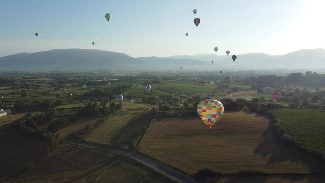 Mongolfiere in volo sull'Umbria