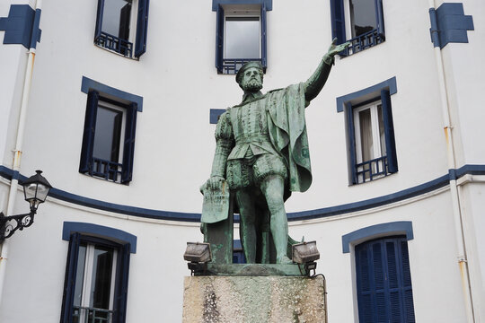 statue of juan sebastian el cano in getaria