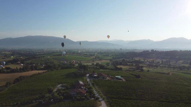 Mongolfiere in volo sull'Umbria