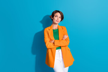 Portrait photo of young dreamy businesswoman guessing intellectual creative ideas strategy planning...
