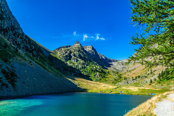 Fototapeta na wymiar I laghi di San Bernolfo ed il passo di Collalunga, una piacevole escursione tra l’Italia e la Francia
