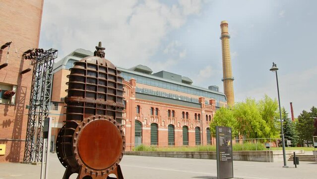 The first municipal power plant in Ł&oacute;dź, Poland called EC1. Currently, a cultural institution, the revitalized and expanded EC1 Eastern Complex serves cultural, artistic, and social functions. 