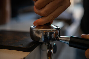 tamping espresso shot 2
