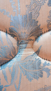 Estampado bordado en hilo en somier de colch&oacute;n