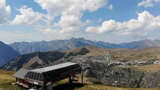 Vue depuis le chemin de randonn&eacute;e qui m&egrave;ne au col de Cluy.
