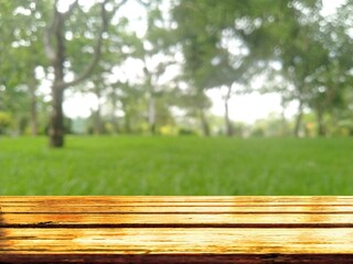 Fototapeta premium bench in the park wooden table