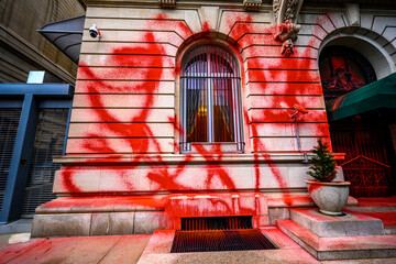 Russian Consulate in NYC Painted Red - obrazy, fototapety, plakaty